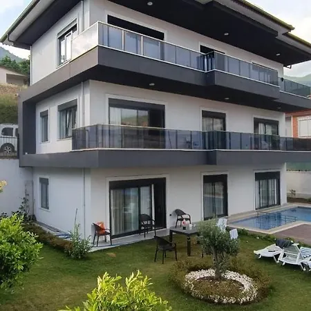 Joseph Villas *